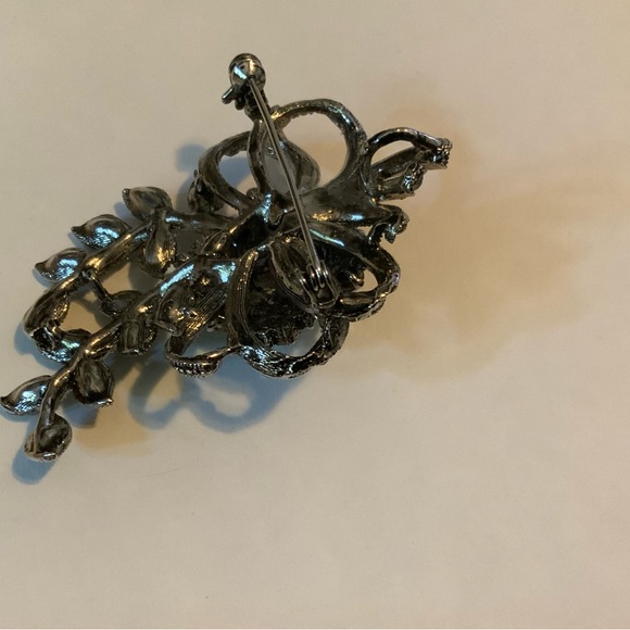 Vintage Sparkling Black and Marcasite Beautiful Brooch - Picture 3 of 6